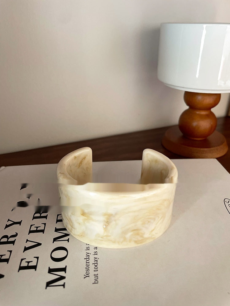 Irregular Wide-brimmed Acrylic Acetate Bracelet