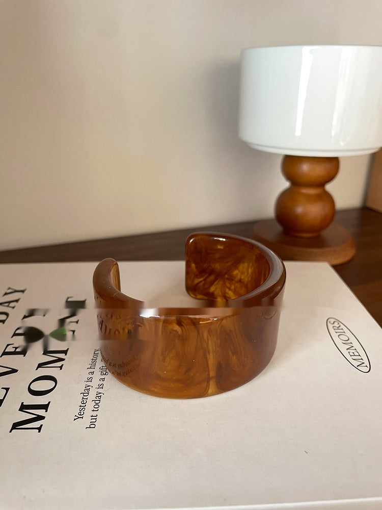 Irregular Wide-brimmed Acrylic Acetate Bracelet