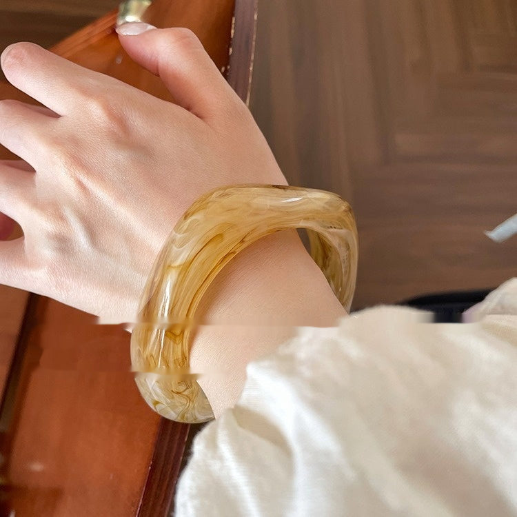 Irregular Wide-brimmed Acrylic Acetate Bracelet